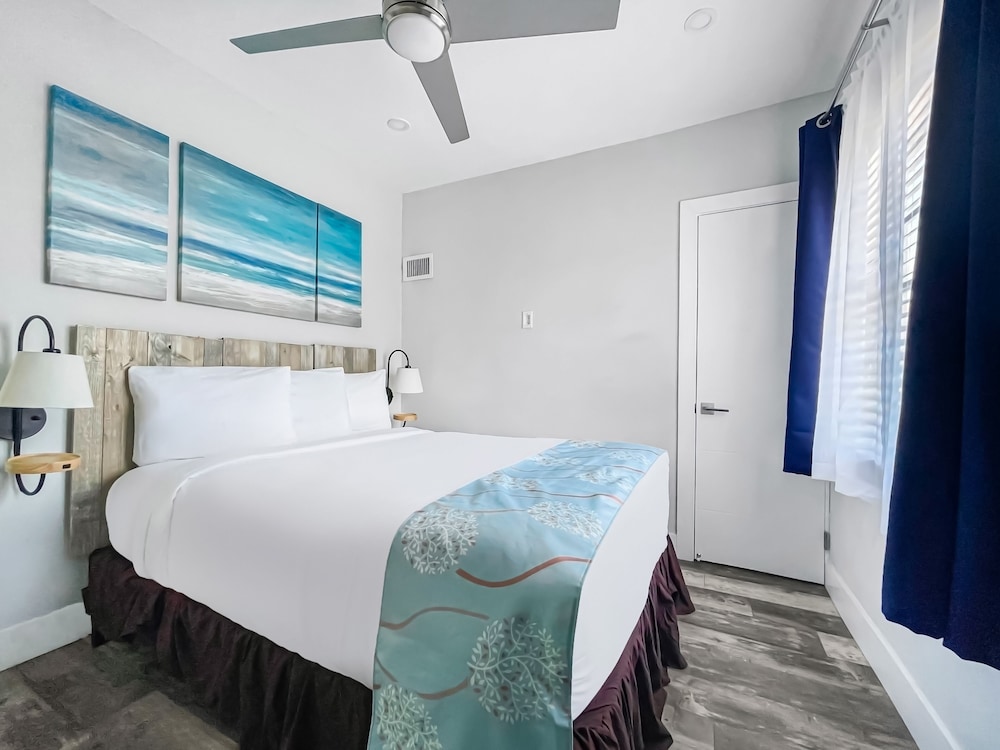 STUDIO, QUEEN BED