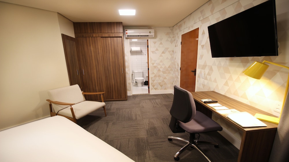HOLIDAY INN FORTALEZA 58/76