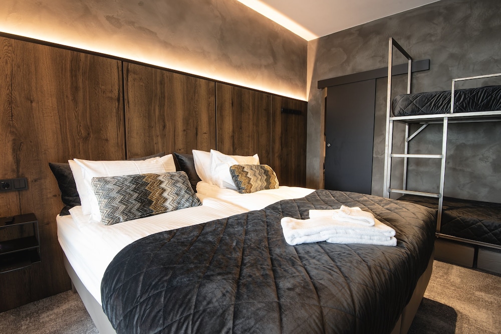 B14 Apartments & Rooms 10/45