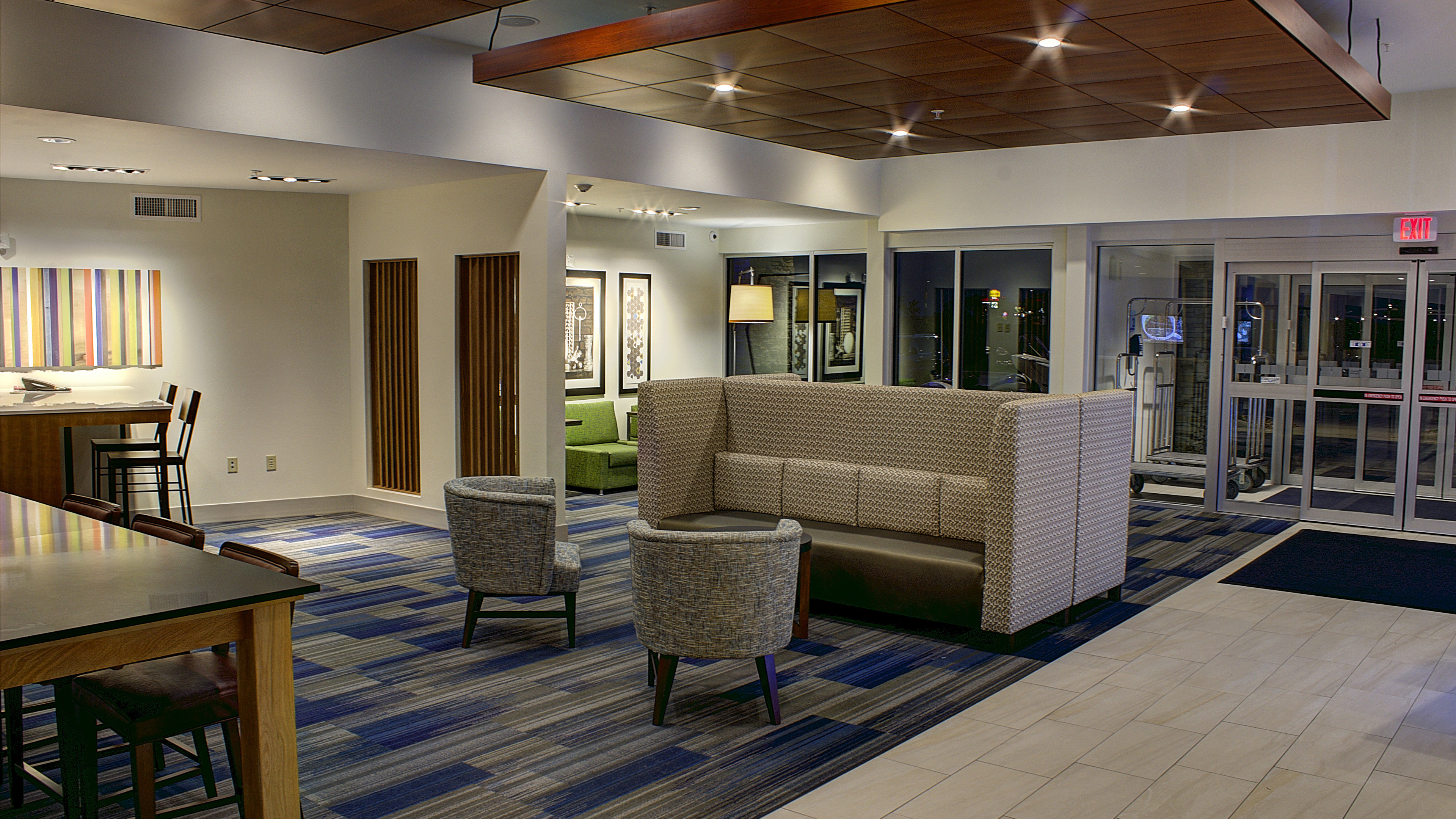 Holiday Inn Express And Suites Spencer 33/53
