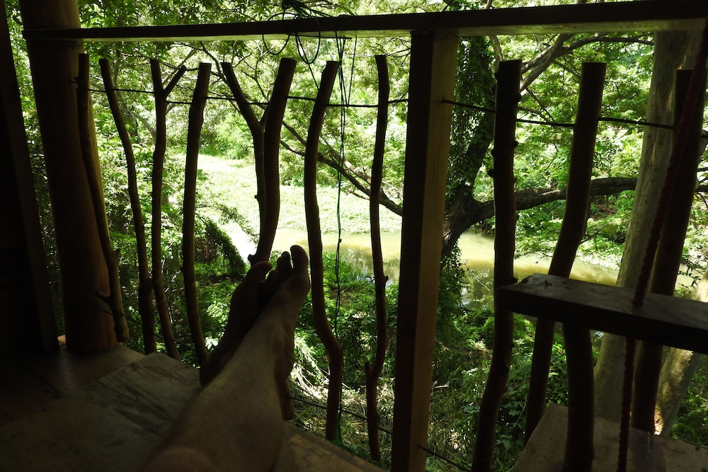 Riverside Cabana Yala 12/50
