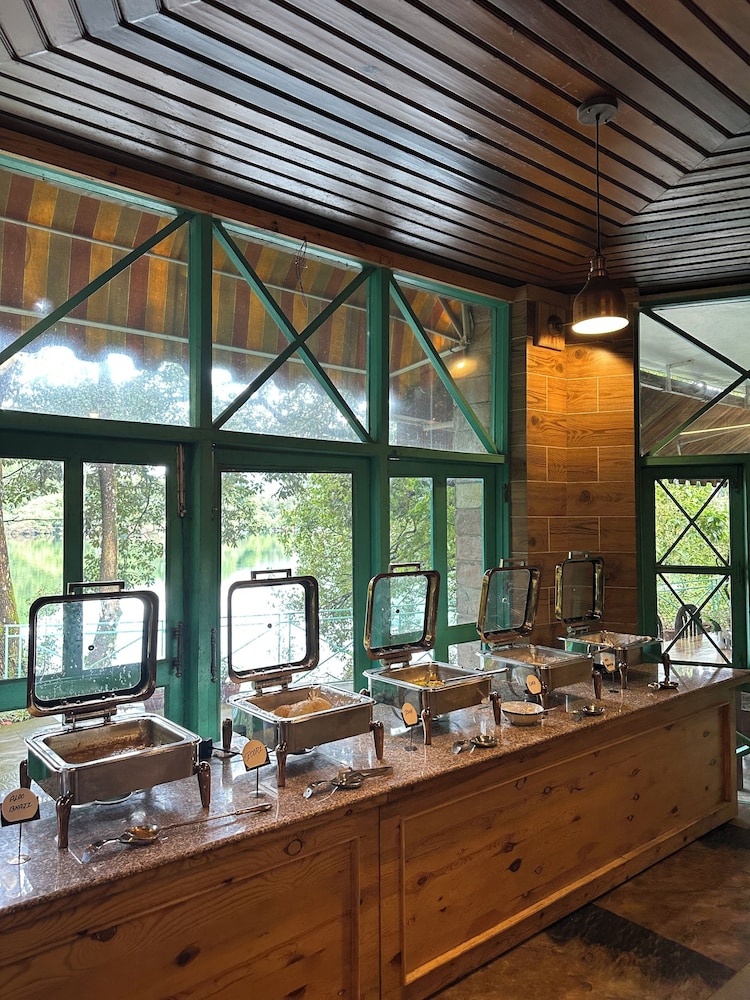 Latitude 29 By The Lake Resort 20/50