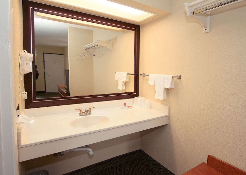 Econo Lodge Knoxville West - Turkey Creek 20/33