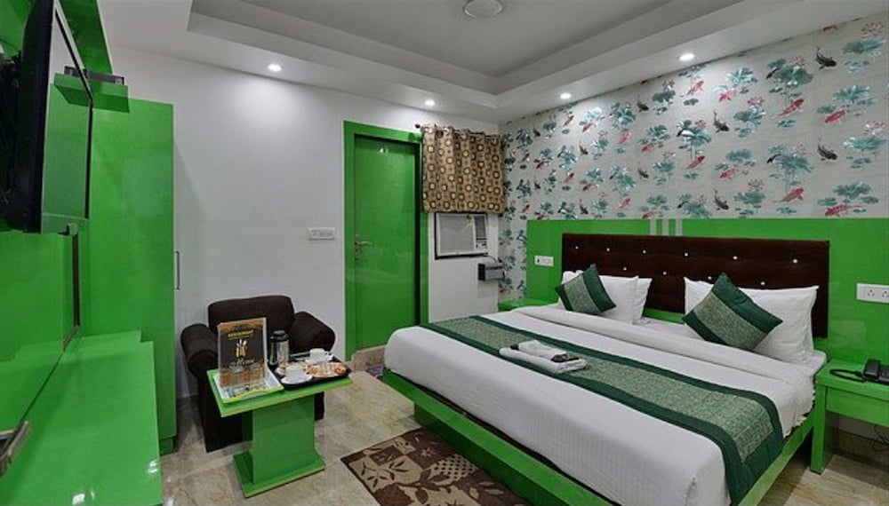 Hotel Noida International 30/50