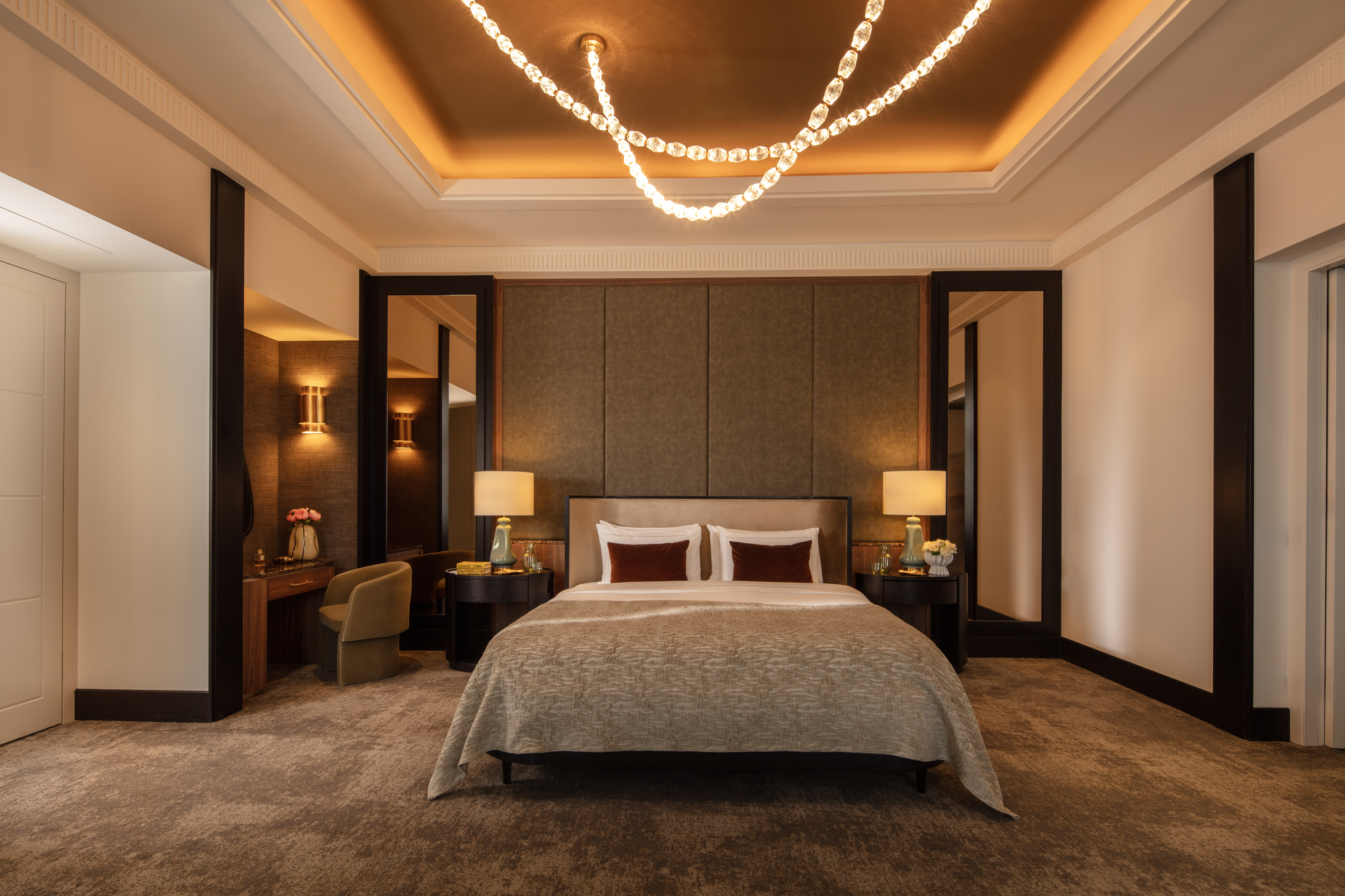 PRESIDENTIAL, SUITE