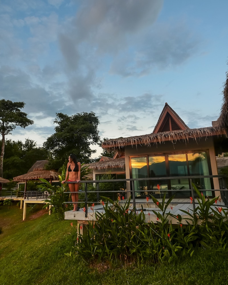 SANCTUARY NAM NGUM BEACH RESORT in VANG VIENG