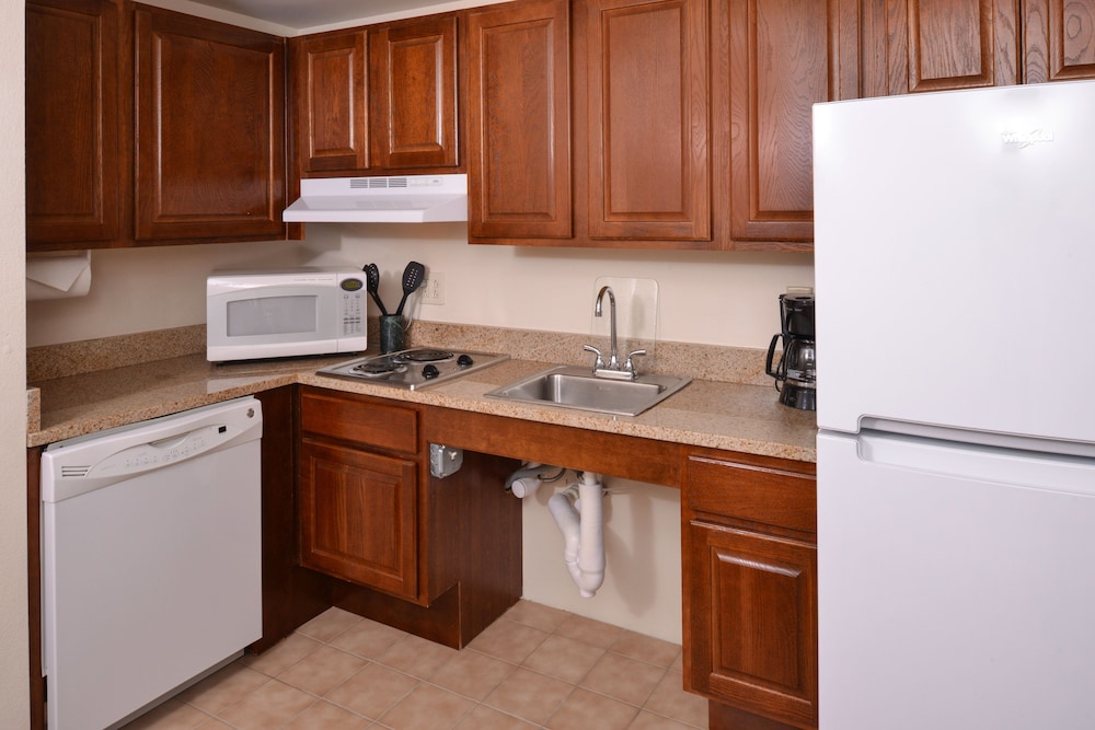 Staybridge Suites Indianapolis Airport 58/70