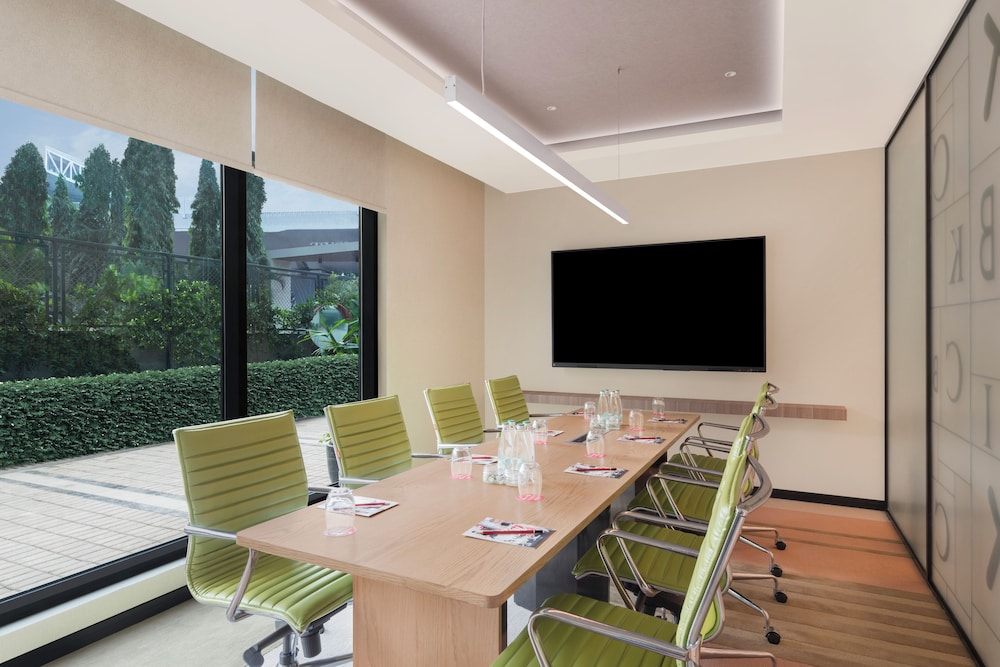 Ibis Mumbai BKC 68/75