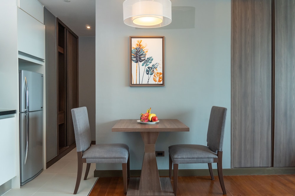 Novotel Living Bangkok Sukhumvit Legacy 56/77