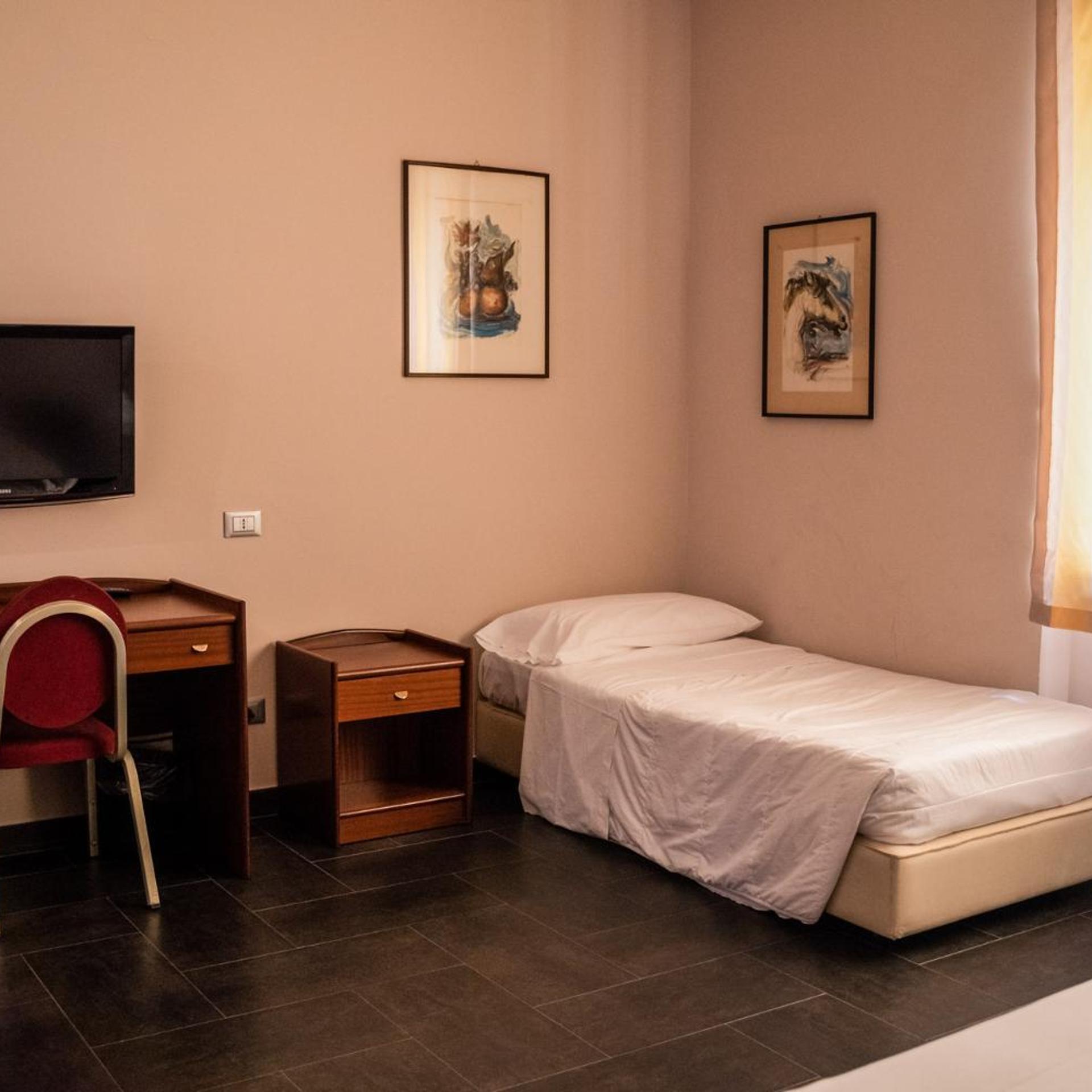ROOM, QUADRUPLE