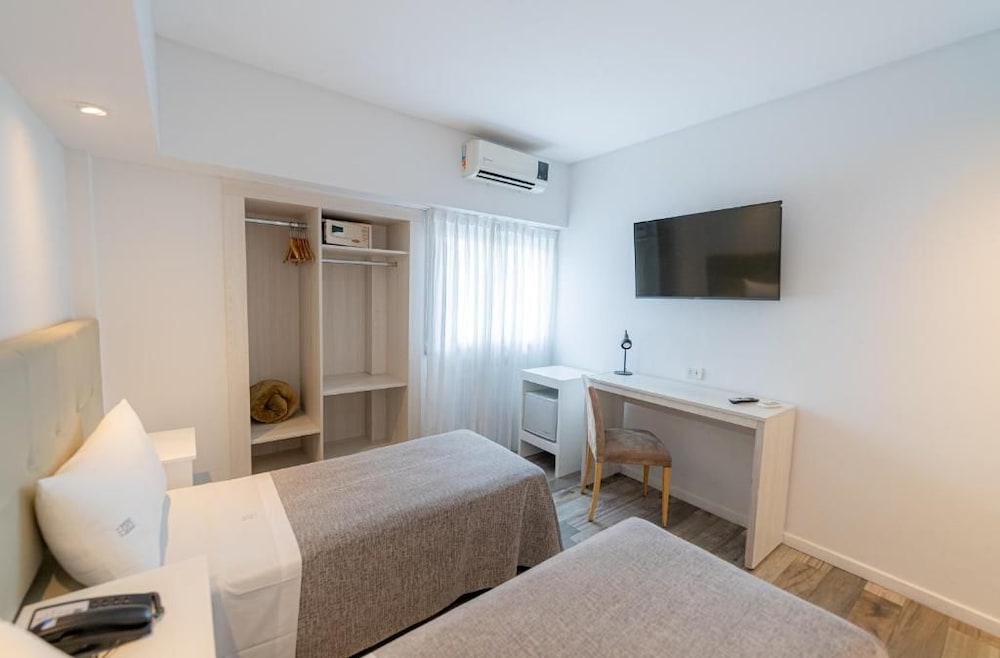 Hotel Sennac 24/32