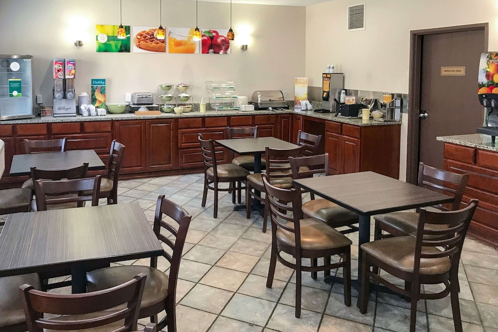 Quality Inn Denver Westminster 25/28