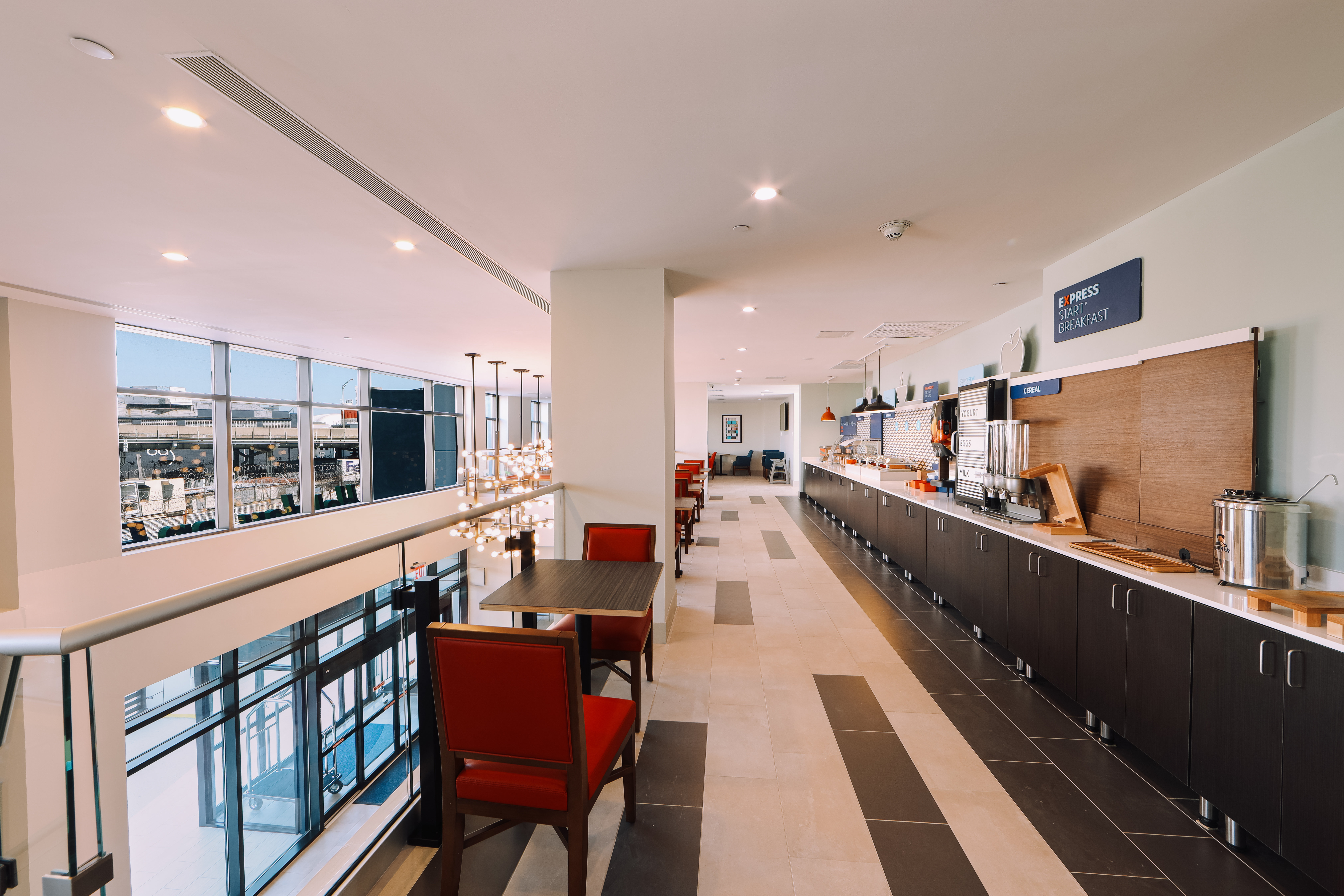 Holiday Inn Express Long Island City E New York, an IHG Hotel 38/48
