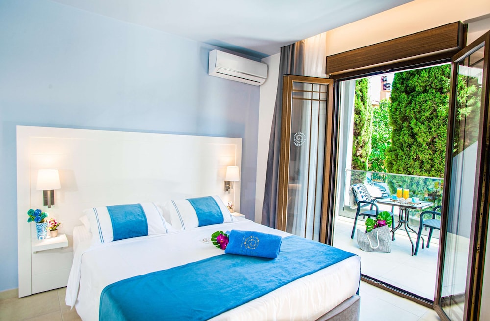 Acrotel Lily Ann Village 17/50
