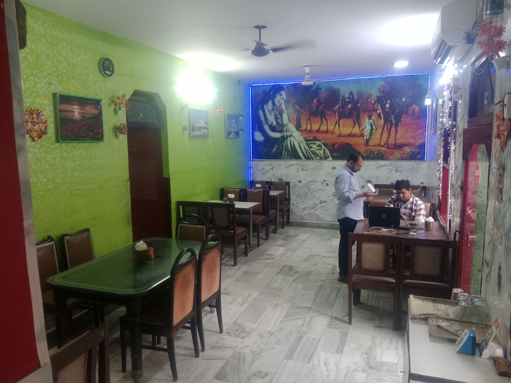 HOTEL RAJ BED AND BREAKFAST 31/36