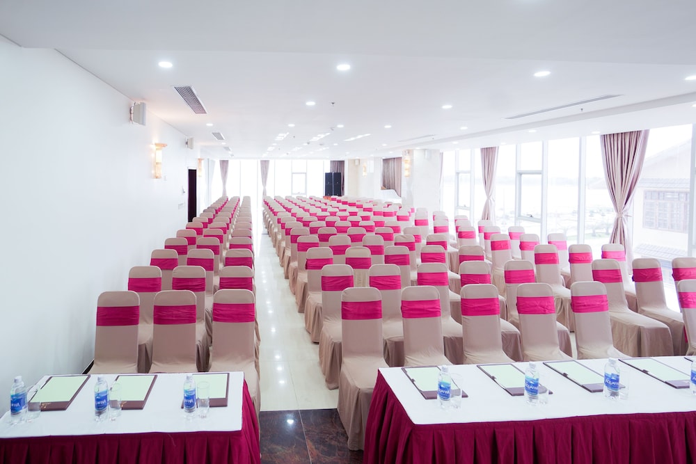Vinh Hoang Hotel 62/66