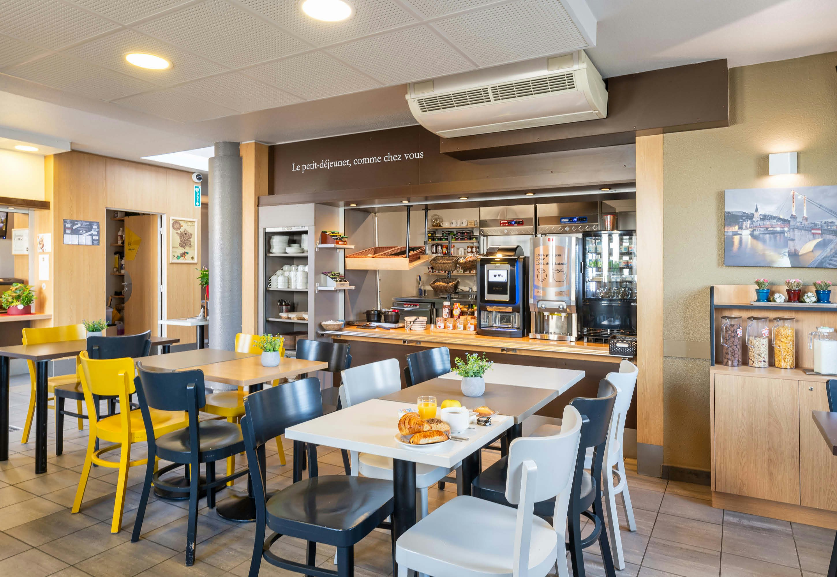 B&B Hotel Lyon Saint Bonnet Mid Plaine 10/17