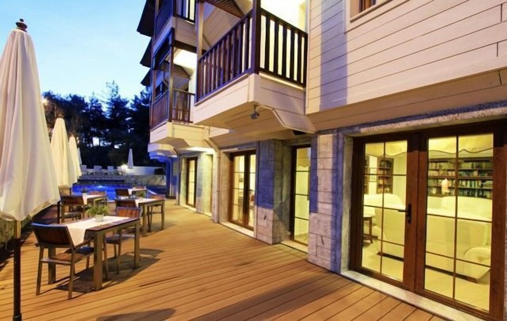 Summer Boutique Hotel 24/37