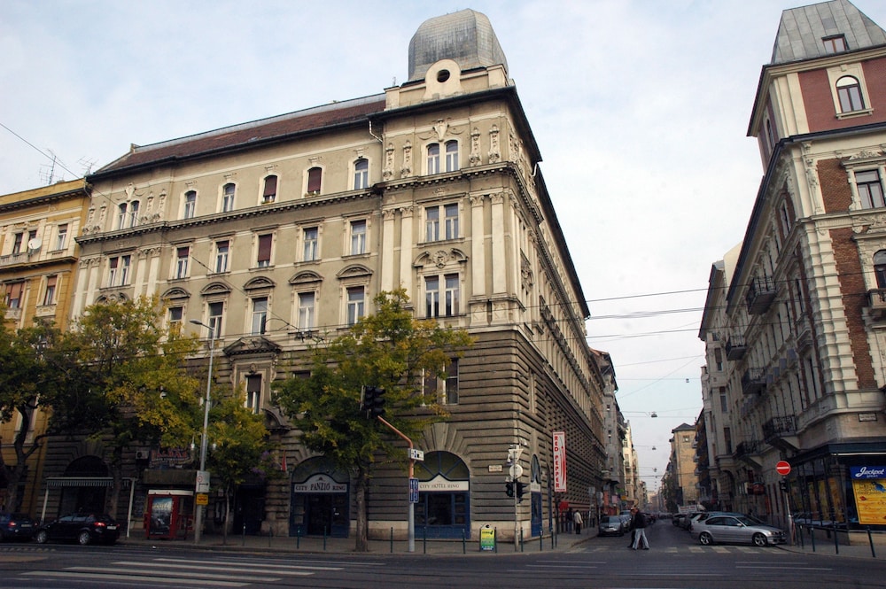 City Hotel Ring 1/36
