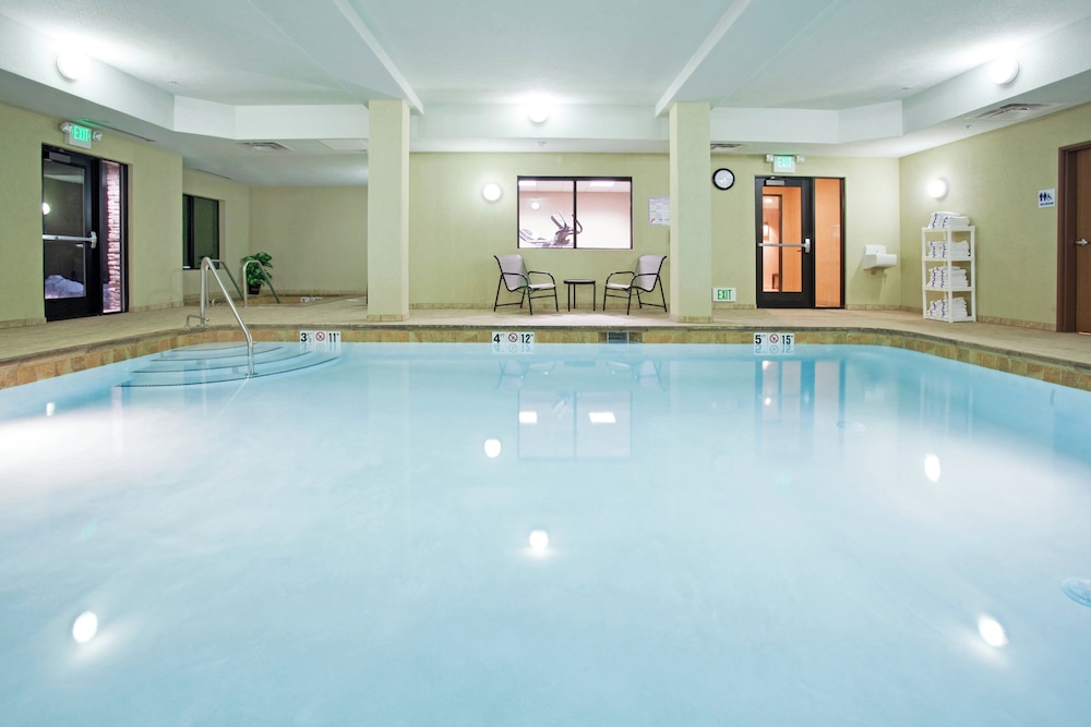 Holiday Inn Express Hotel and Suites Los Alamos Entrada Park 42/73