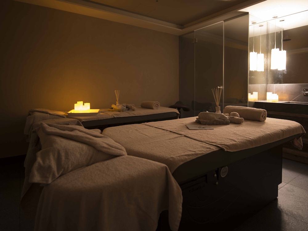 Hotel de Rougemont and Spa 16/50