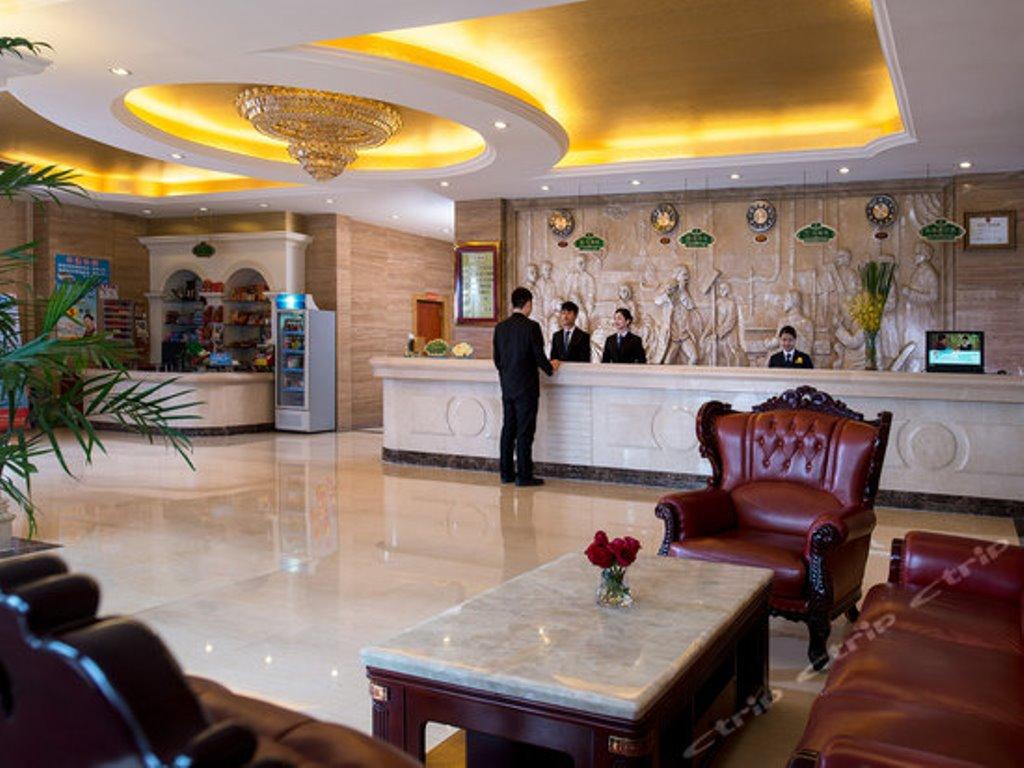 Vienna Hotel (Shenzhen Pinghu Center Metro Station) 20/42