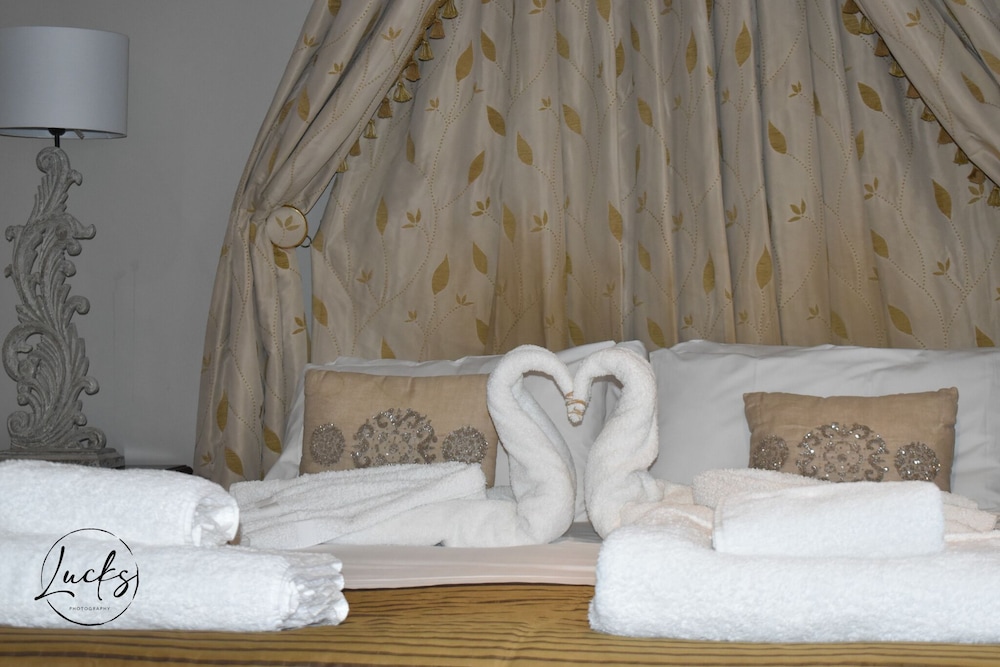 Pennine Manor Hotel 33/40