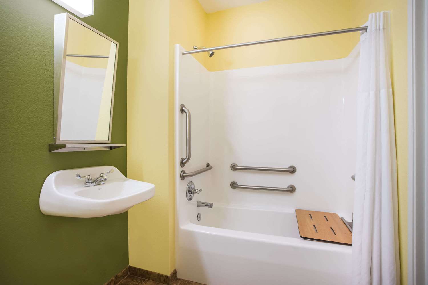 Microtel Inn Suites By Wyndham Opelika 35/36