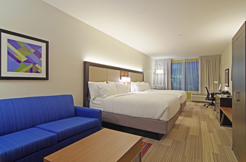 Holiday Inn Express Hotel & Suites Phoenix North Scottsdale 18/58