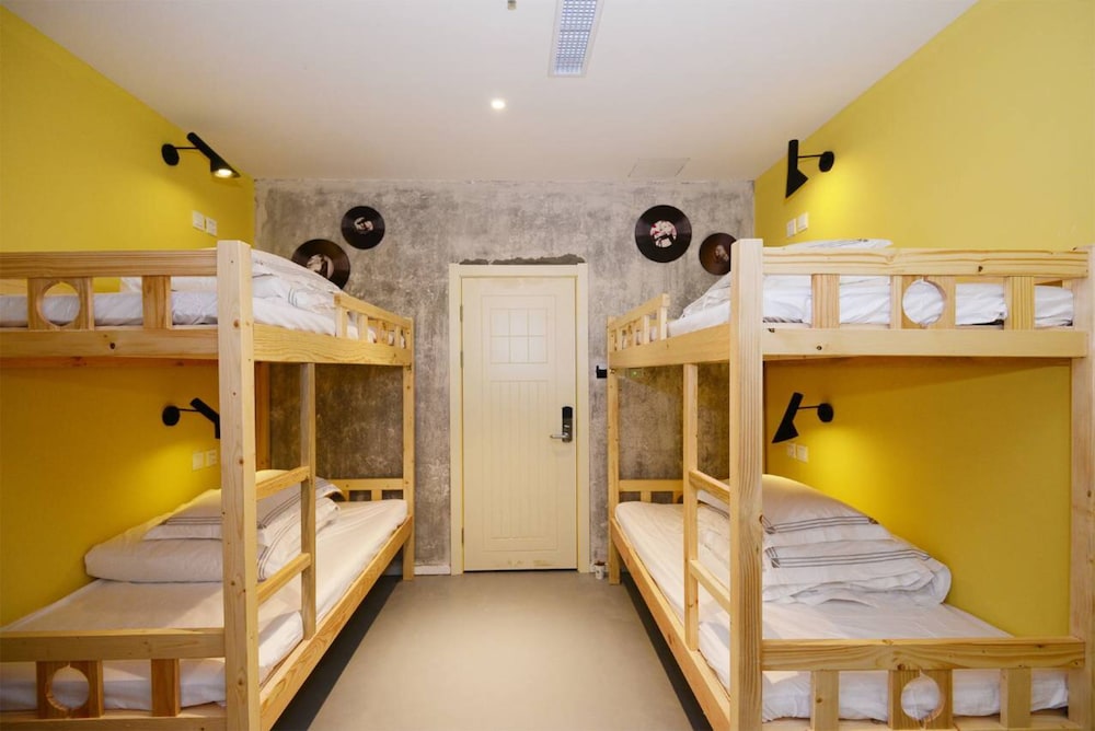 J Trip Youth Hostel 31/37