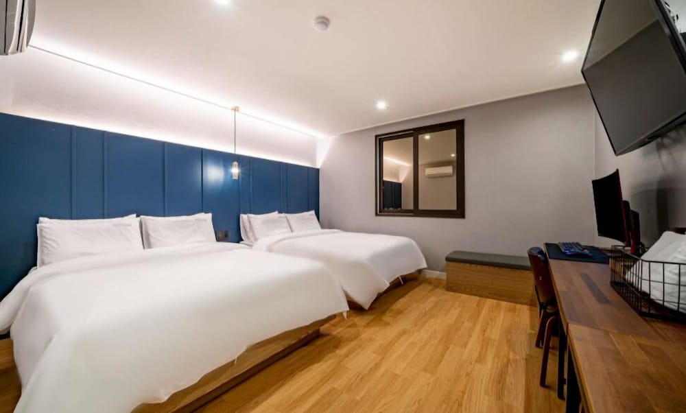 The Stone Bridge Hotel Sasang 8/24