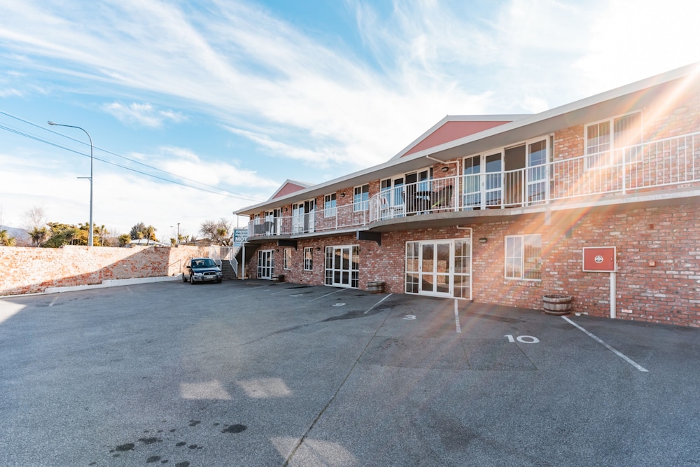 Alexandra Heights Motel 52/57