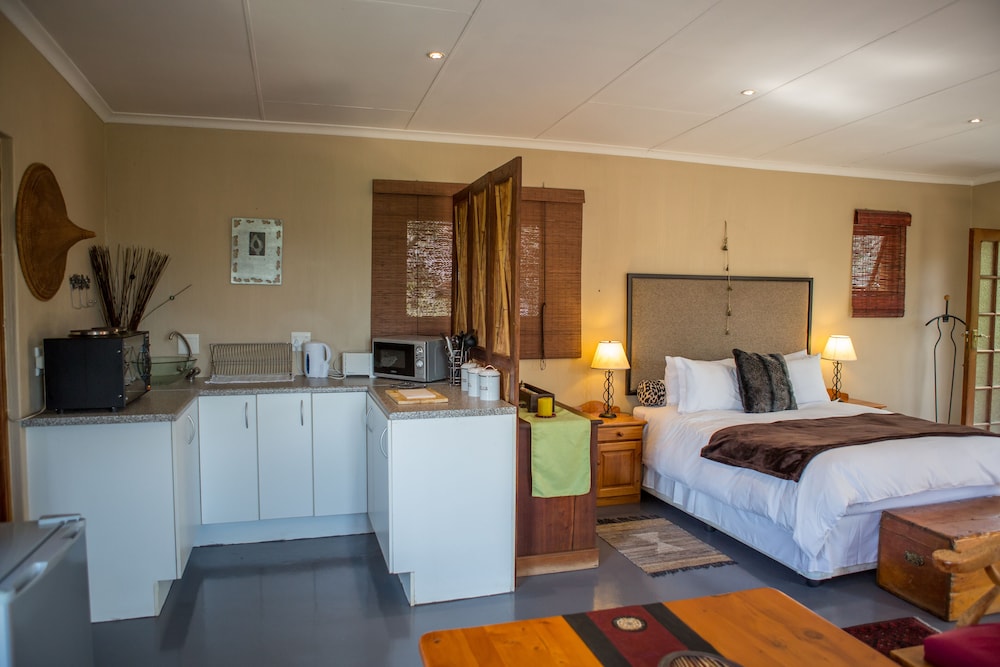 Moonflower Cottages 16/71
