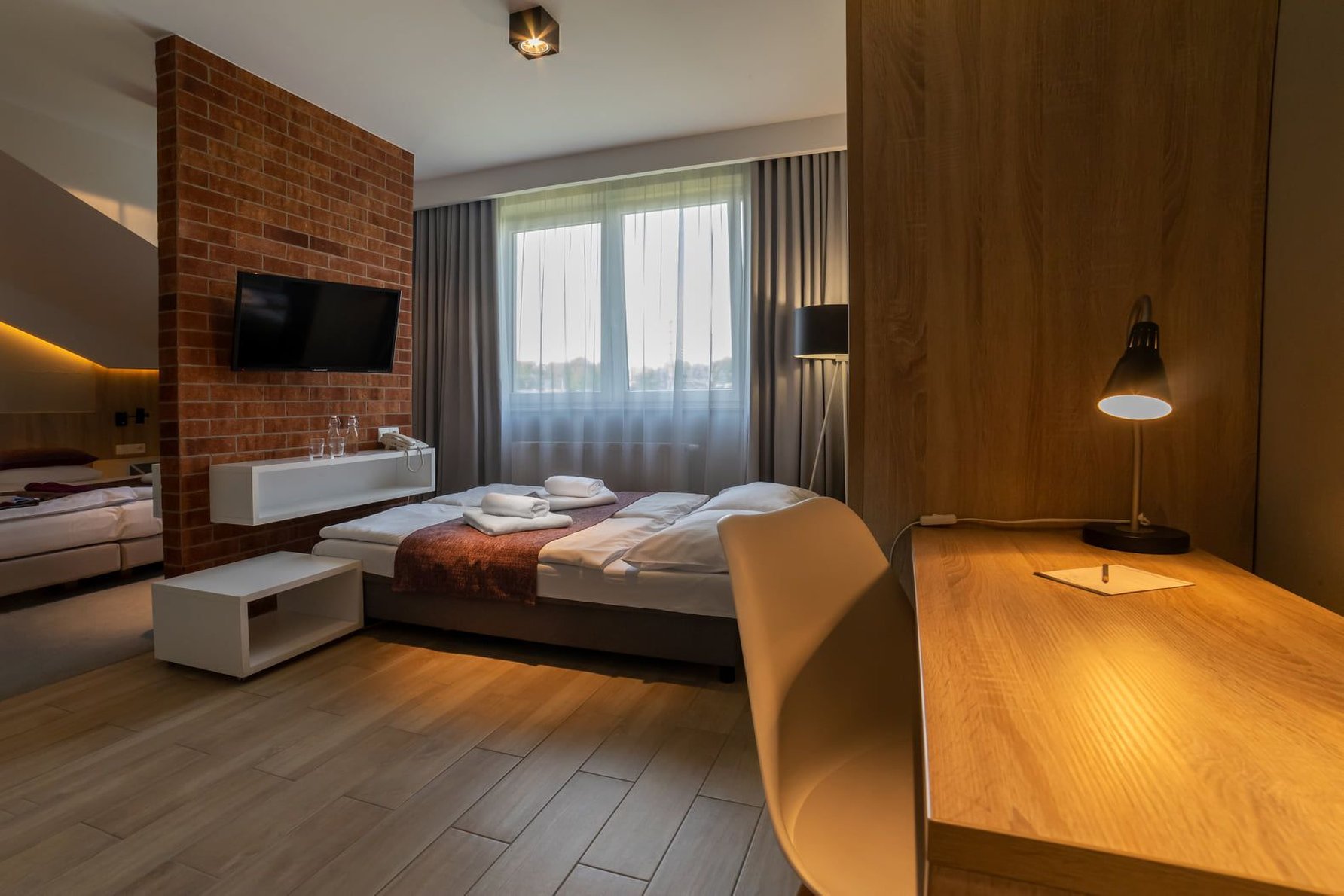 Hotel Falcon 3/9