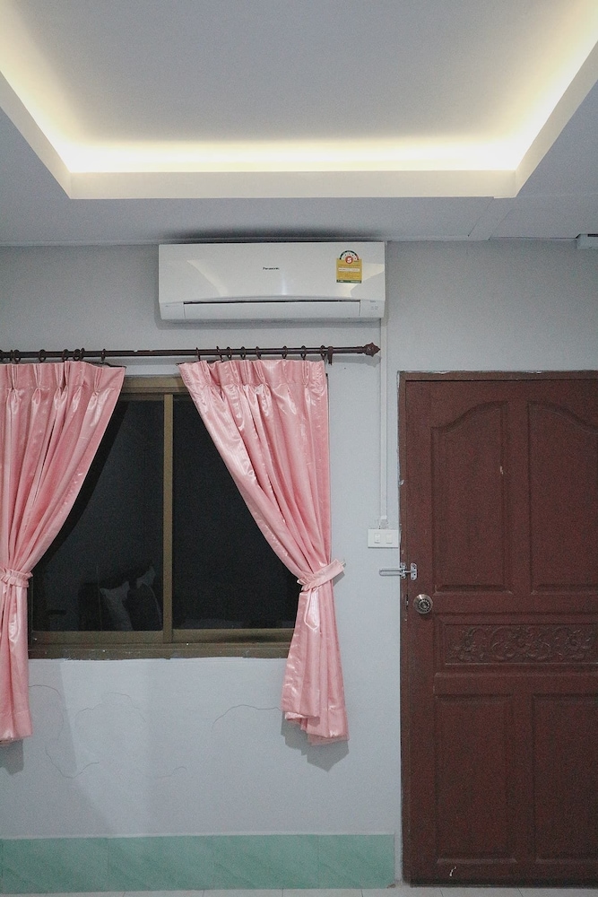 Marina Hut Guest House 7/33