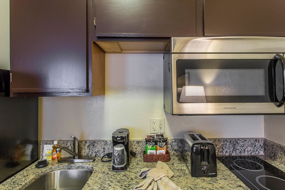 MainStay Suites Brentwood Nashville 48/62