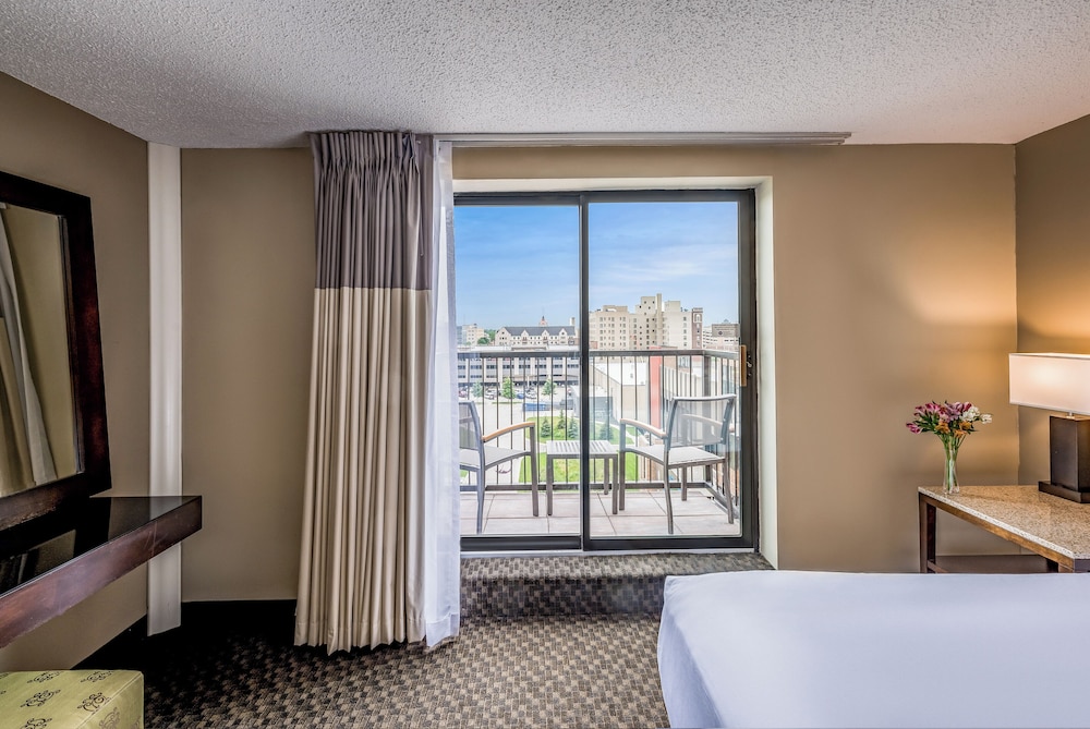 HYATT REGENCY GREEN BAY 16/59