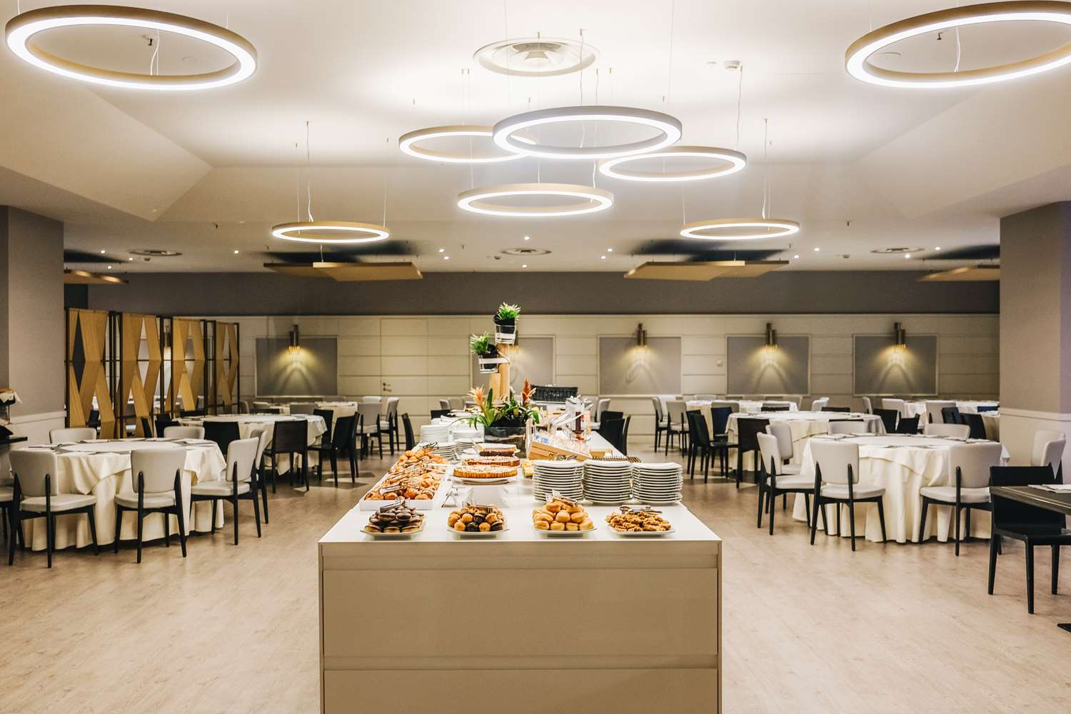 restaurant cafeteria