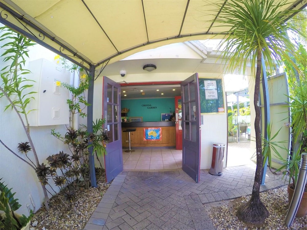 Crystal Garden Resort Restaurant 6/34