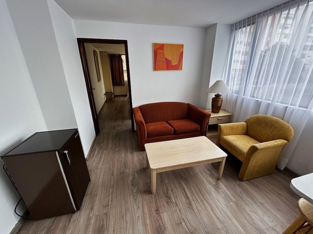 Stanford Suites 42/69