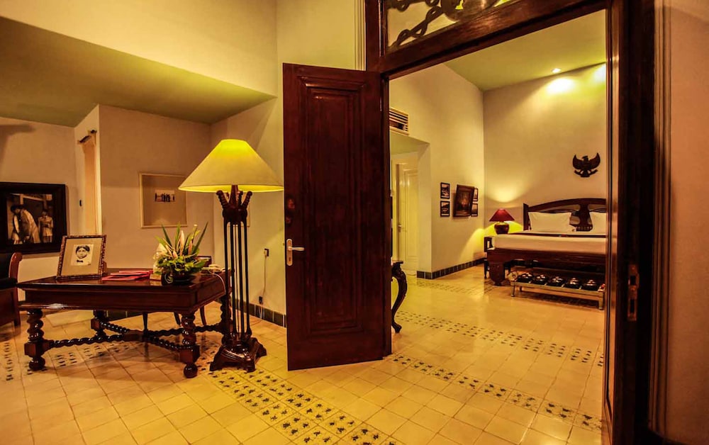 Hotel Tugu Blitar 41/67