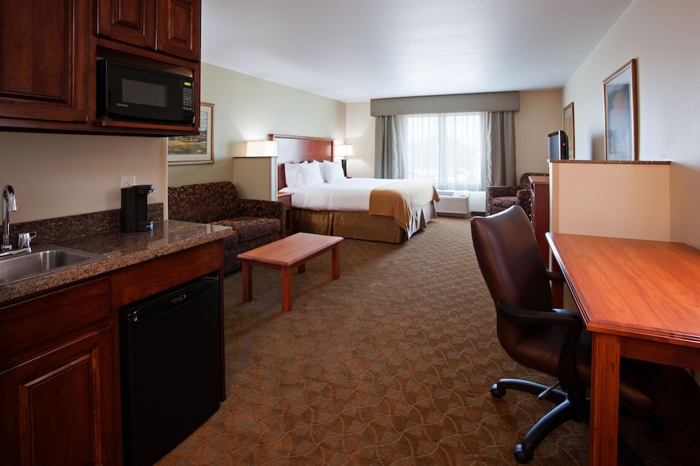 Holiday Inn Express Hotel And Suites Mason City 66/76