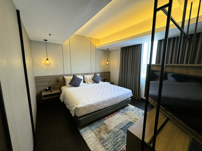 Premier, Suite