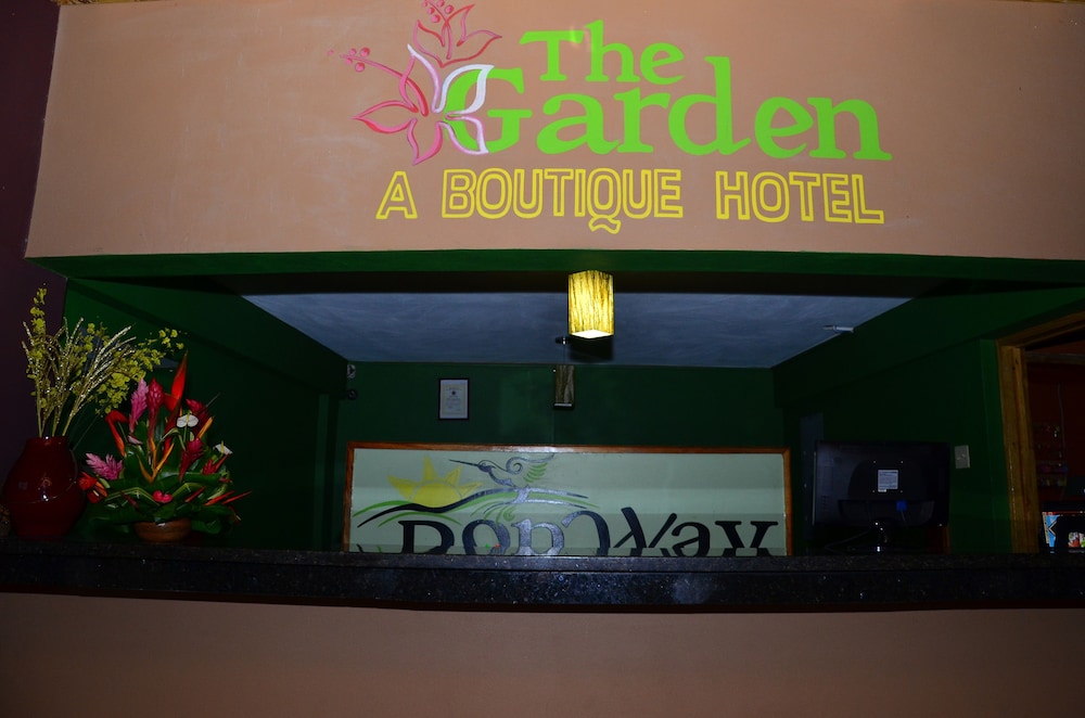 Donway, A Jamaican Style Village 10/44