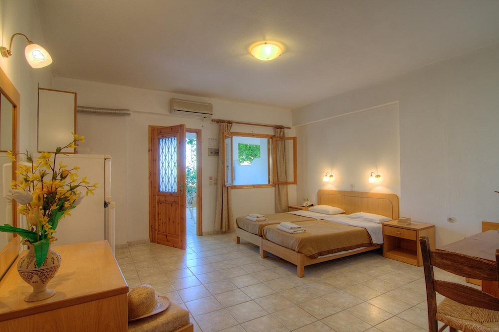 Adonis Hotel 20/52