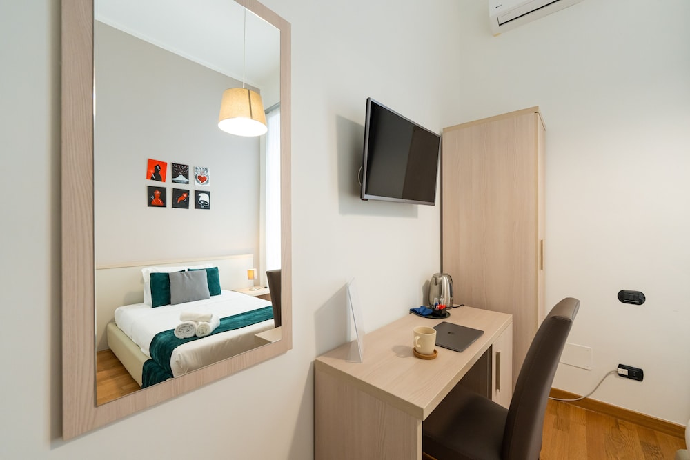 Hermes Inn Apartments Napoli 20/20