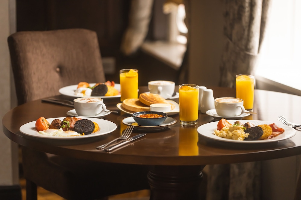 The Pied Bull 33/45