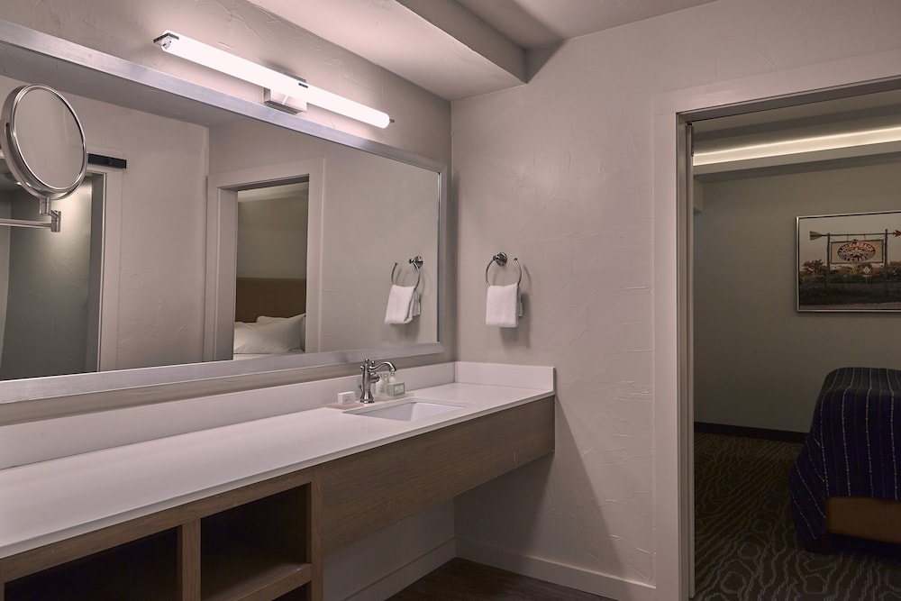 Fredericksburg Inn And Suites 17/53