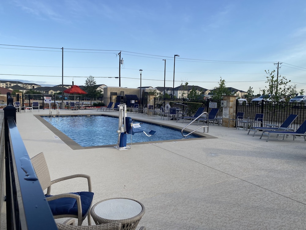 Hawthorn Extended Stay by Wyndham Pflugerville 28/29