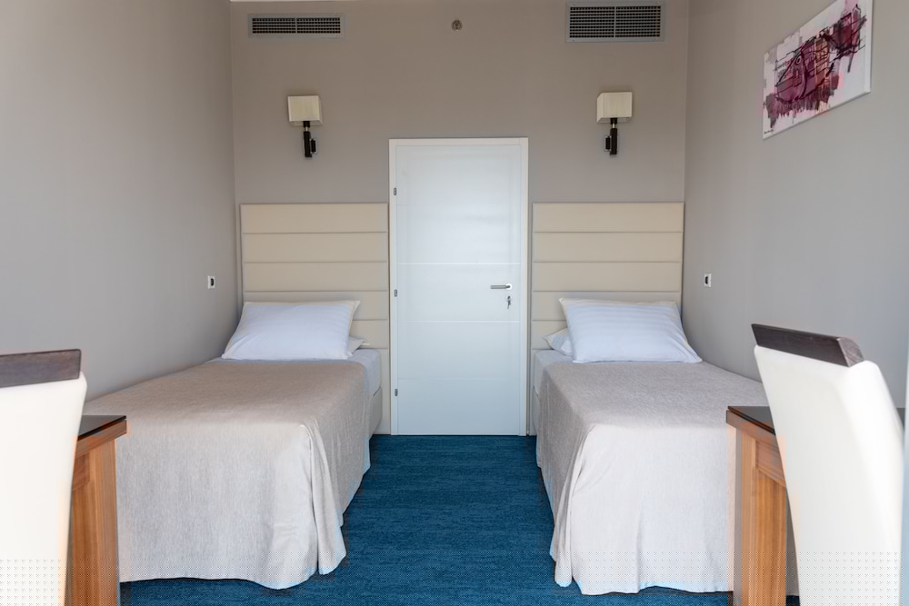 Lero Hotel 34/82